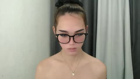 lexibabe_ online show from February 1, 3:05 am