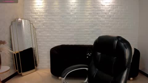 Lexie  online show from February 12, 7:35 pm