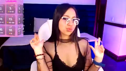 lexyblaze_ online show from June 26, 11:33 am