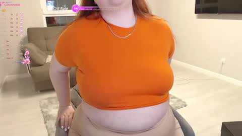 Snapshot of leyaloveee chatting on March 4, 4:09 pm Your Leya online show from March 4, 4:09 pm