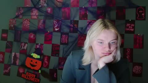 Leyla online show from October 8, 7:02 am