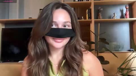 Snapshot of leyla_on_sport chatting on October 5, 5:34 am Leyla online show from October 5, 5:34 am