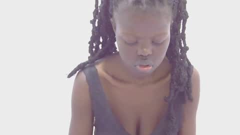 laylani69 online show from July 30, 7:09 am