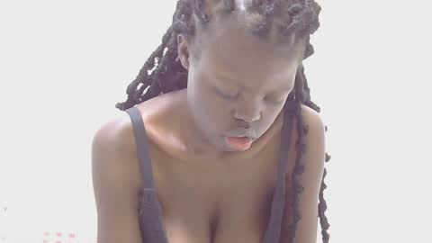laylani69 online show from July 23, 7:05 am