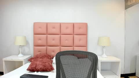 lhiamfitt online show from December 28, 3:26 pm