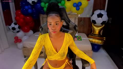 lia_16_ online show from June 9, 11:20 am