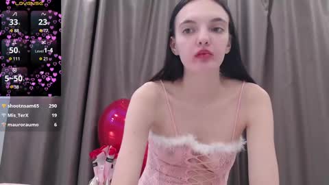 Snapshot of lia__meow chatting on February 12, 10:37 pm Lia online show from February 12, 10:37 pm