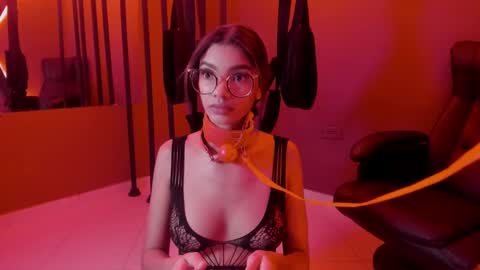 Snapshot of lia_girl2 chatting on December 22, 5:01 am Lia online show from December 22, 5:01 am