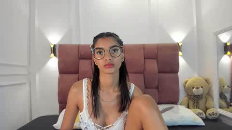 Snapshot of lia_girl2 chatting on January 11, 5:20 am Lia online show from January 11, 5:20 am