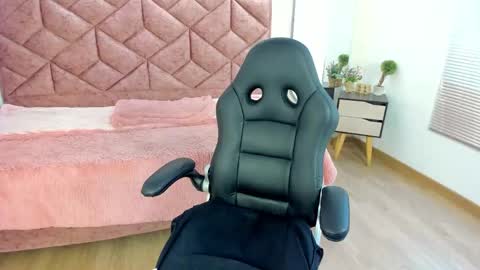 Lia  online show from March 5, 2:57 pm