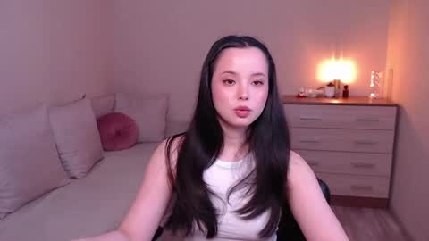L I A online show from May 1, 2:09 pm