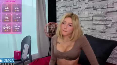 lia summer1 online show from December 22, 7:17 pm