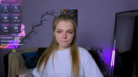 Lia online show from September 13, 9:45 pm