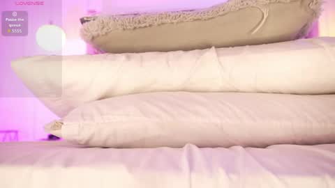 LIA  online show from June 9, 11:42 am