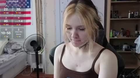 liaa_littll online show from July 23, 11:51 am