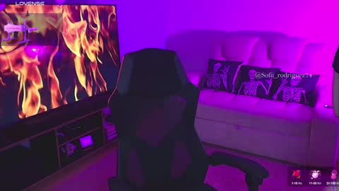 Liaa  online show from February 4, 1:02 am