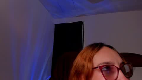 Snapshot of liahilton_ chatting on January 21, 3:10 pm lh6 9c online show from January 21, 3:10 pm
