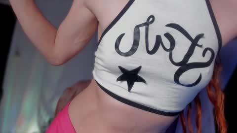 Snapshot of liahilton_ chatting on December 7, 8:11 am lh6 9c online show from December 7, 8:11 am