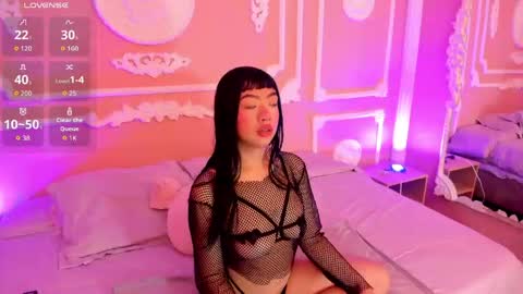 Lia lovet online show from May 3, 2:31 pm