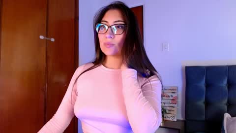 Liana  online show from September 25, 7:01 pm