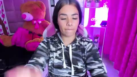 liany_taylor online show from June 17, 3:30 am