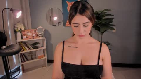 Lia online show from March 6, 2:12 pm