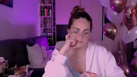 libra_mia online show from October 8, 5:23 am