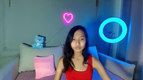 Lihn Pham online show from November 28, 3:42 am