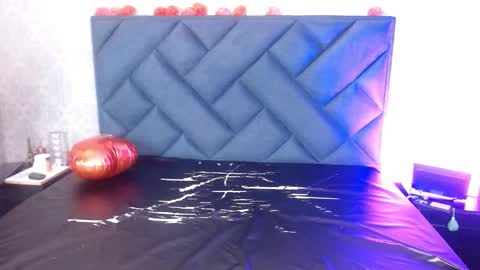 lia  online show from February 21, 7:03 pm