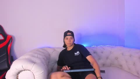 liiam_smith_ online show from January 7, 3:02 pm