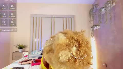 Snapshot of liincostelloo chatting on February 18, 8:15 pm liincostelloo online show from February 18, 8:15 pm