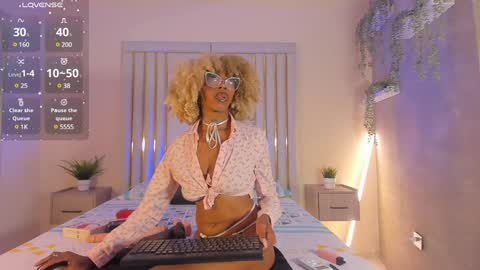 Snapshot of liincostelloo chatting on February 4, 7:44 pm liincostelloo online show from February 4, 7:44 pm