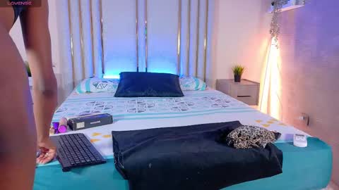 Snapshot of liincostelloo chatting on January 20, 7:35 pm liincostelloo online show from January 20, 7:35 pm