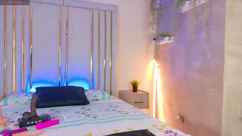Snapshot of liincostelloo chatting on January 16, 7:41 pm liincostelloo online show from January 16, 7:41 pm