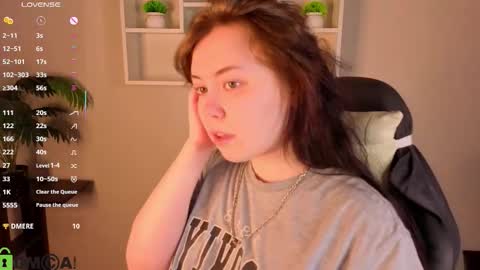 Lika Davis online show from March 4, 2:45 pm