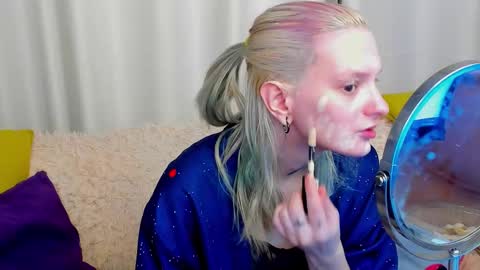 Snapshot of lika_haris chatting on October 21, 9:30 pm Lika online show from October 21, 9:30 pm