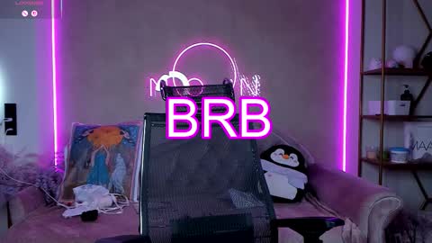 Snapshot of lika_moon chatting on October 22, 6:07 am Lika online show from October 22, 6:07 am