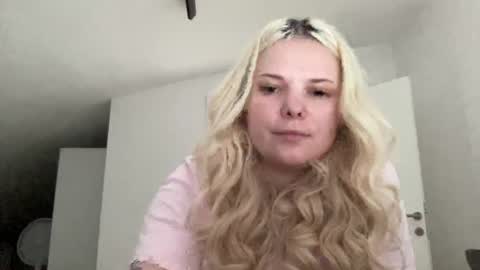 likaaberry online show from June 22, 10:45 am