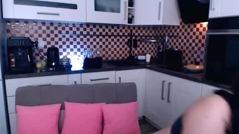 likamiko online show from December 3, 7:16 pm