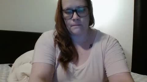 lil_nelli8 online show from December 12, 7:19 am