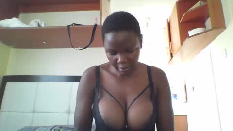 Snapshot of lil_shwaty chatting on March 9, 7:45 am brinna online show from March 9, 7:45 am
