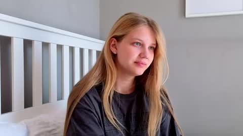 Emma online show from April 29, 8:39 am