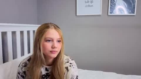 Emma online show from March 15, 3:19 am