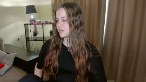LilaSparkling online show from July 16, 11:15 am