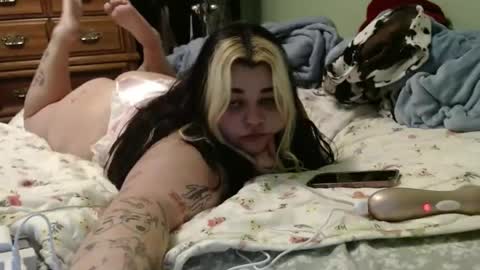 Snapshot of lilcandybits chatting on January 29, 1:27 am candy online show from January 29, 1:27 am