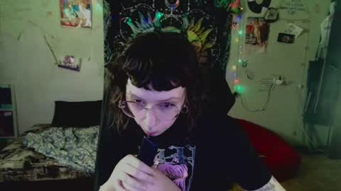 Lil online show from July 20, 10:39 am