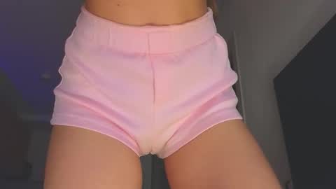 lili__roze_ online show from March 2, 5:08 am