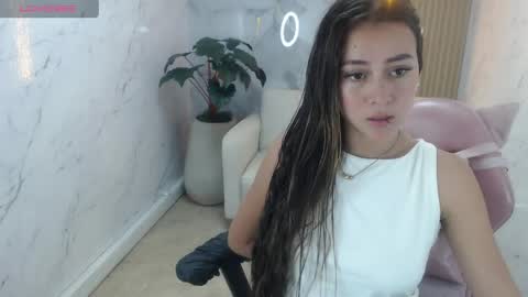 lili_mint_tf online show from May 6, 8:24 pm