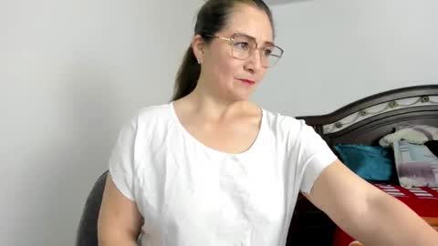 liliamilf online show from December 12, 11:36 pm
