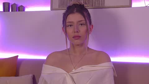 Mia online show from January 27, 4:43 pm